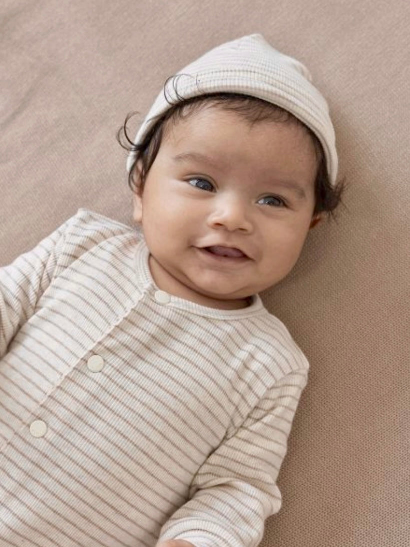 Feetje | Mutsje | Taupe melange gestreept