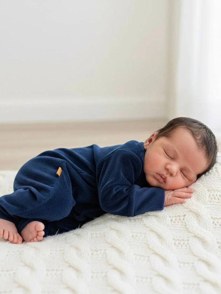 Blauw velours boxpakje voor baby van het merk Frogs and Dogs