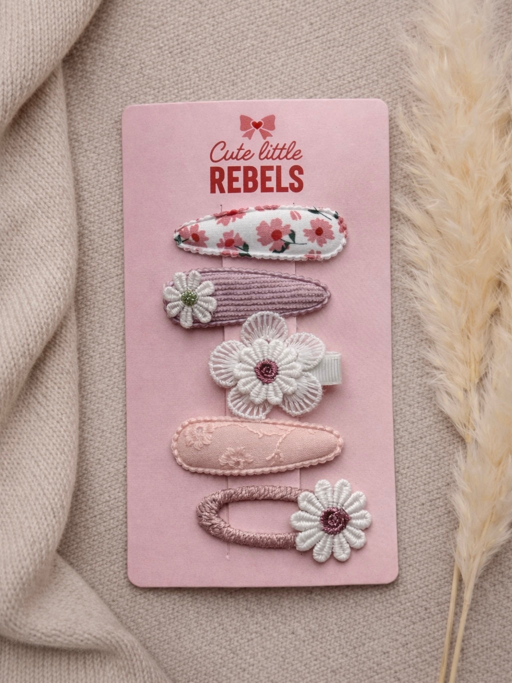 Haarspeldjes van cute little rebels met roze en witte bloemen voor kinderen